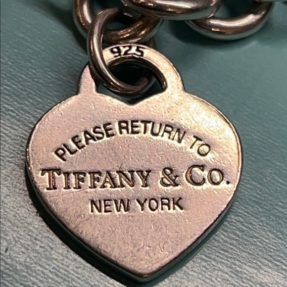 Tiffany & Co. Please Return To Tiffany & Co. New York Silver Heart Tag Bracelet - Picture 4 of 17